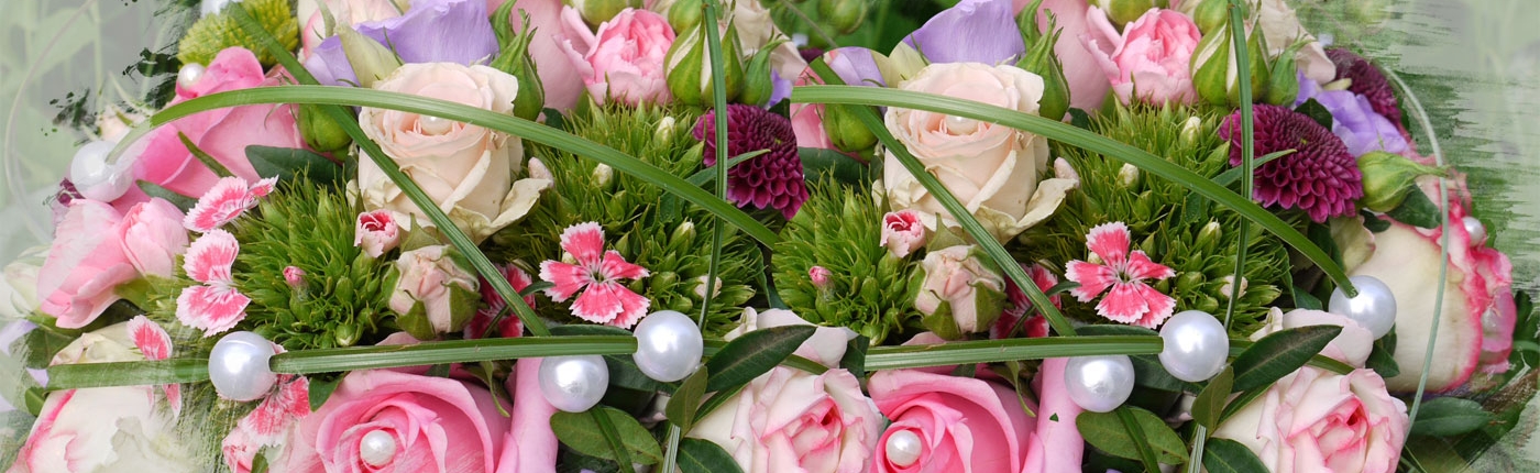 Blumenbouquet aus Rosen mit Perlen gearbeitet, Hochzeitsstrauß