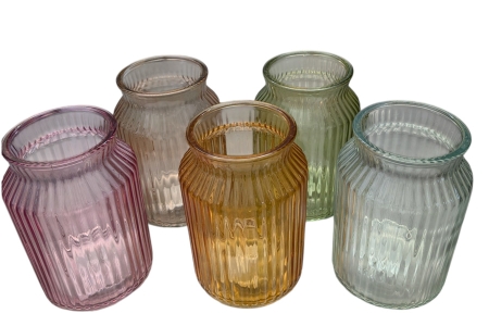 fünf kleine Glasvasen mit Rillen in verschiedenen Farben