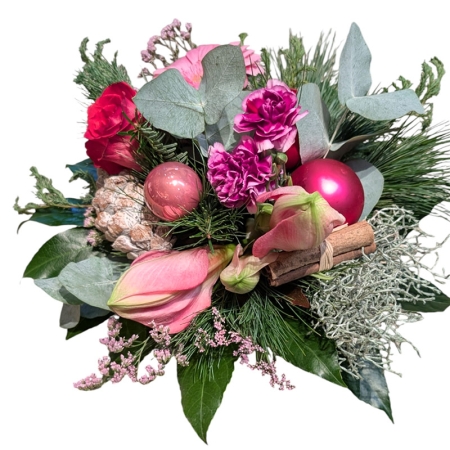 Rosa Amaryllis mit Kugel Zimt, Eukalyptus und winterlichem Grün